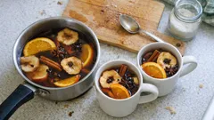 Apfelglühwein mit Weißwein: schnell gemacht und wunderbar winterlich