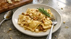 Ricotta-Ravioli mit Birne und Walnussbutter – ein elegantes Pastagericht für zuhause