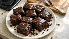 Fluffiger Schokokuchen vom Blech mit Apfelmus – saftig, locker und einfach gemacht