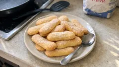 Löffelbiskuits selber backen: so werden sie luftig und gelingen zuverlässig