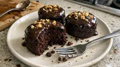 Mini-Schokokuchen mit Walnüssen – extra saftig aus dem Wasserbad