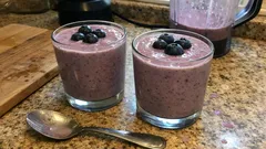 Heidelbeer-Cashew-Shake: cremig in 5 Minuten – perfekt als Snack oder nach dem Sport