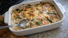 Spargel-Lachs-Auflauf aus dem Ofen – cremig, frisch und in 25 Minuten fertig