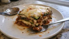 Low-Carb-Lasagne mit Zucchini und Cashew-Creme – so wird sie richtig saftig