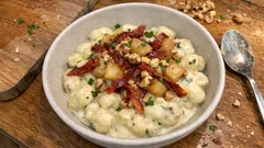 Gnocchi-Auflauf mit Gorgonzola und Birnen – cremig, süß-salzig und schnell gemacht