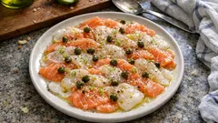 Fischcarpaccio mit Lachs & Seeteufel – so gelingen hauchdünne Scheiben