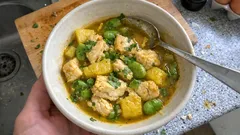 Karibisches Fischcurry mit Ananas – so bleibt der Karpfen zart und saftig