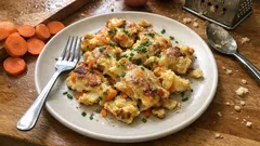 Herzhafter Möhren-Kardamom-Schmarrn mit Gruyère – einfach im Ofen gebacken