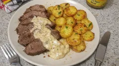 Ochsenbrust sanft gegart: mit cremiger Meerrettich-Quitten-Soße und Bratkartoffeln