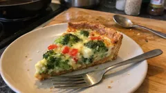 Herzhafter Brokkoli-Paprika-Gemüsekuchen – knuspriger Boden, cremiger Guss