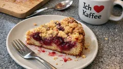 Kirsch-Streuselkuchen mit Hefeteig: knusprige Streusel dank Kühlschrank-Trick